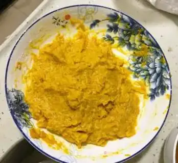 Make Pumpkin balls step 1
