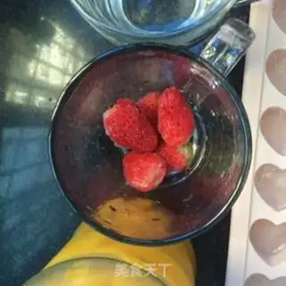 Make Peach strawberry step 1