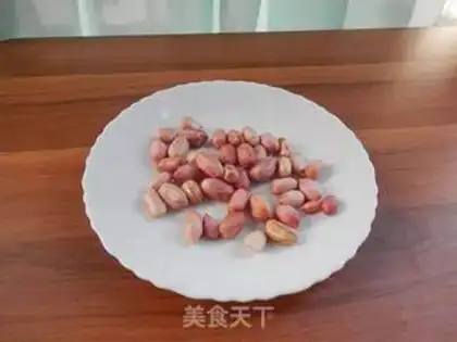 Make Peanut lilies step 1