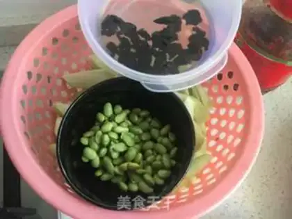 Make Squirrel-mucked beans step 0