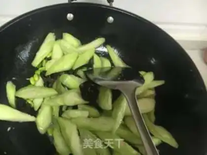 Make Squirrel-mucked beans step 3