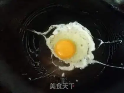 Make Sausage egg fried rice step 1