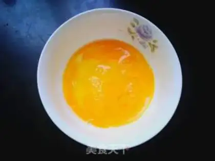 Make Eggs and noodles step 1
