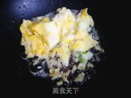 Make Eggs and noodles step 4