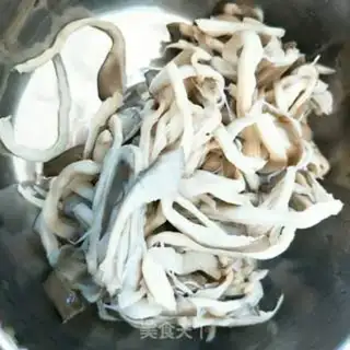 Make Fresh mushrooms step 2
