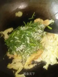 Make Scrambled eggs step 2
