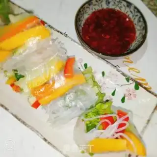 Make Vietnamese shrimp rolls step 8