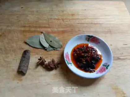 Make Soy pig hoofs step 3