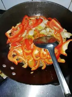 Make Sweet pepper fried meat step 4