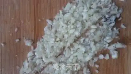 Make Garlic shrimp cabbage step 1