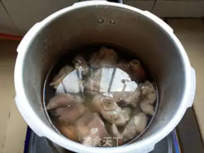 Make Soy pig hoofs step 4