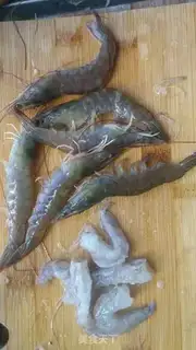 Make Garlic shrimp cabbage step 2