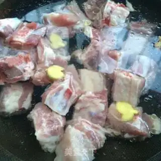 Make White ribs soup step 0