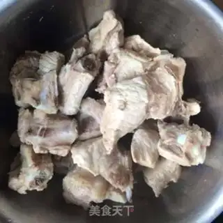 Make White ribs soup step 1