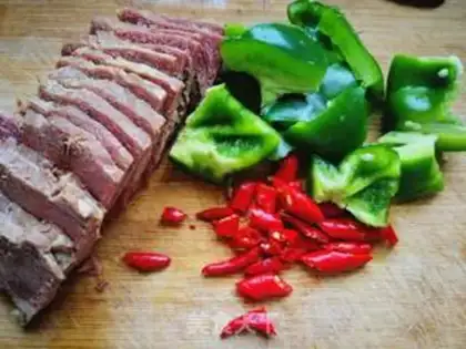 Make Pepper beef step 1