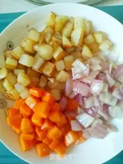 Make Potato beef curry step 2