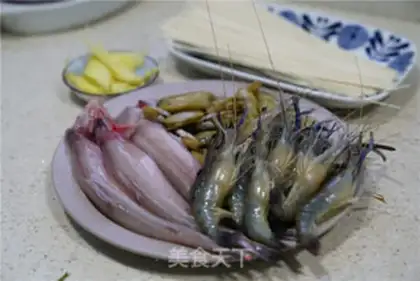 Make Shrimp noodles step 0