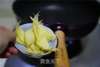 Make Shrimp noodles step 1