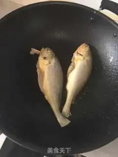 Make Red-burned yellow fish step 1