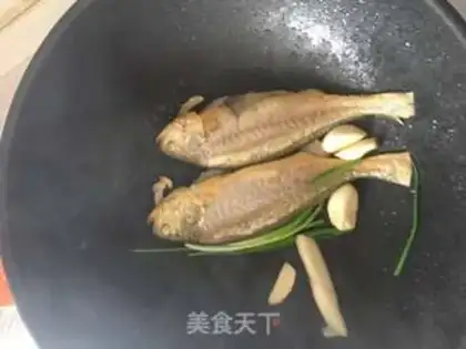Make Red-burned yellow fish step 3