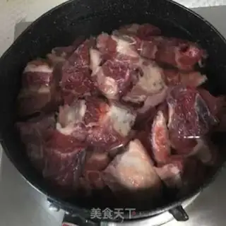 Make Potato beef soup step 0
