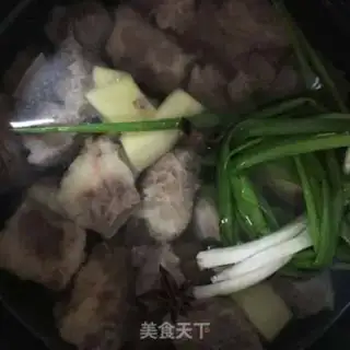Make Potato beef soup step 1