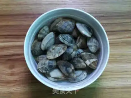 Make Pond melons, seafood soup step 1