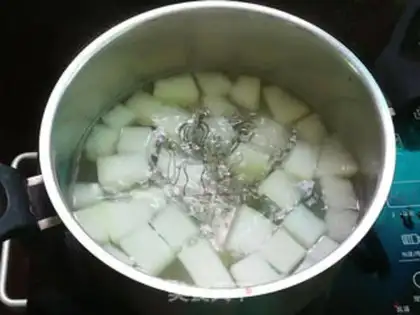 Make Pond melons, seafood soup step 3