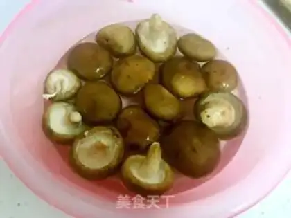 Make Mushroom pickles step 1