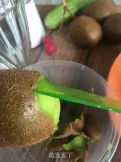 Make Honey monkey juice step 1