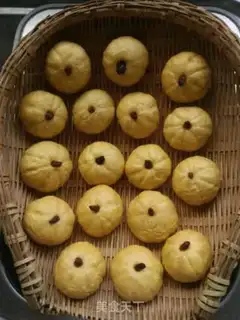 Make Pumpkin buns step 7