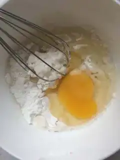 Make Egg pancakes step 1