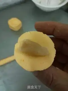 Make Orange Lotus Horn step 7
