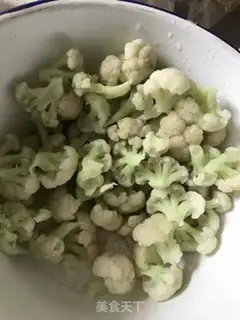 Make Tomato blossoms step 1