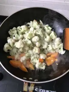 Make Tomato blossoms step 5