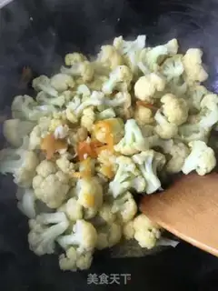 Make Tomato blossoms step 7