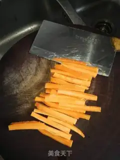 Make Seafood sausage sushi step 1