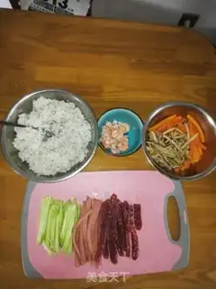 Make Seafood sausage sushi step 2