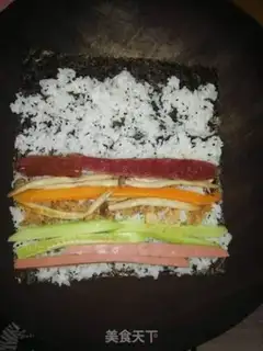 Make Seafood sausage sushi step 3