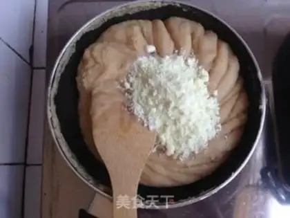 Make Peach and peach mooncake step 3