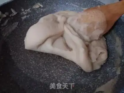 Make Peach and peach mooncake step 4