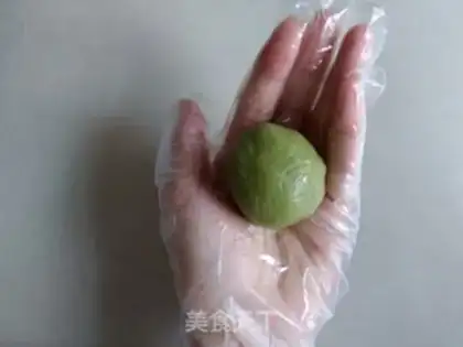 Make Peach and peach mooncake step 8