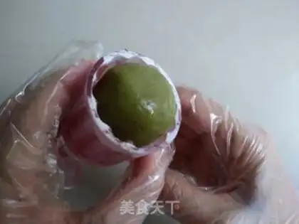 Make Peach and peach mooncake step 9