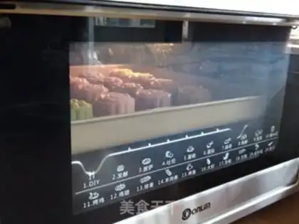 Make Peach and peach mooncake step 11