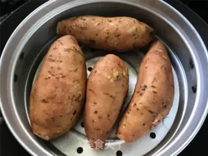Make Homemade red potato dry step 1