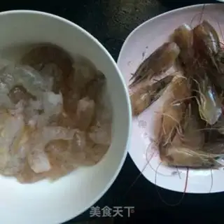 Make Shrimp melon soup step 1