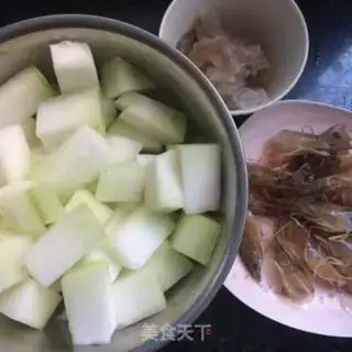 Make Shrimp melon soup step 2