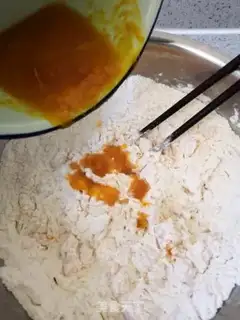 Make Pumpkin pickles step 1