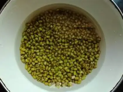 Make Green bean cake step 0