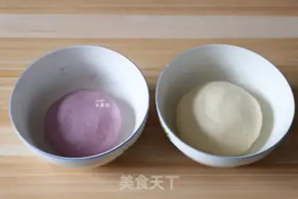 Make Double-coloured buns step 7